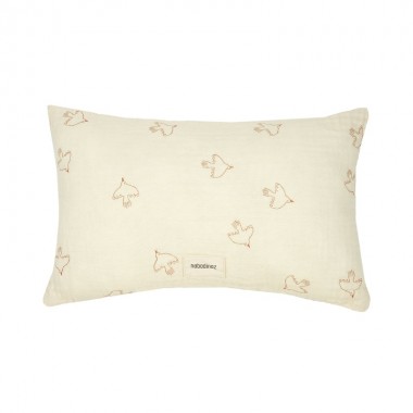 Coussin Enfant Fraise en Double Gaze de Coton Bio - Nobodinoz